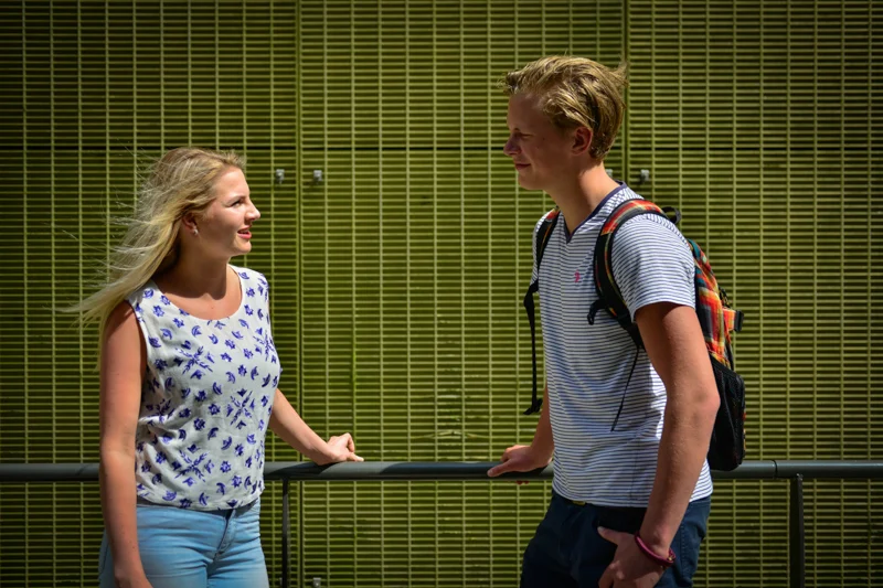 Hanzehogeschool Groningen — ontmoeting bij de school — fotografie Martine Hoving
