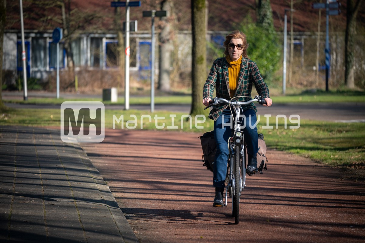 Ouderen — buiten, fiets, fietsers